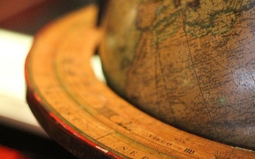 Indexing Big Data: Global vs. Local Indexes in Distributed Databases